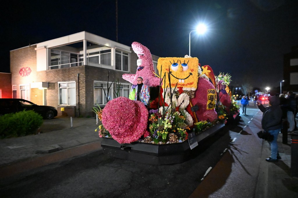 ../Images/Verlicht bloemencorso 2024 143.jpg